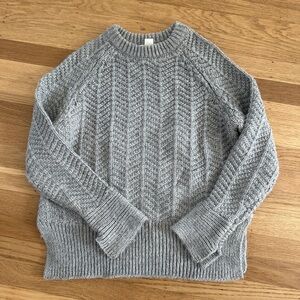 H&M GREY KNIT SWEATER